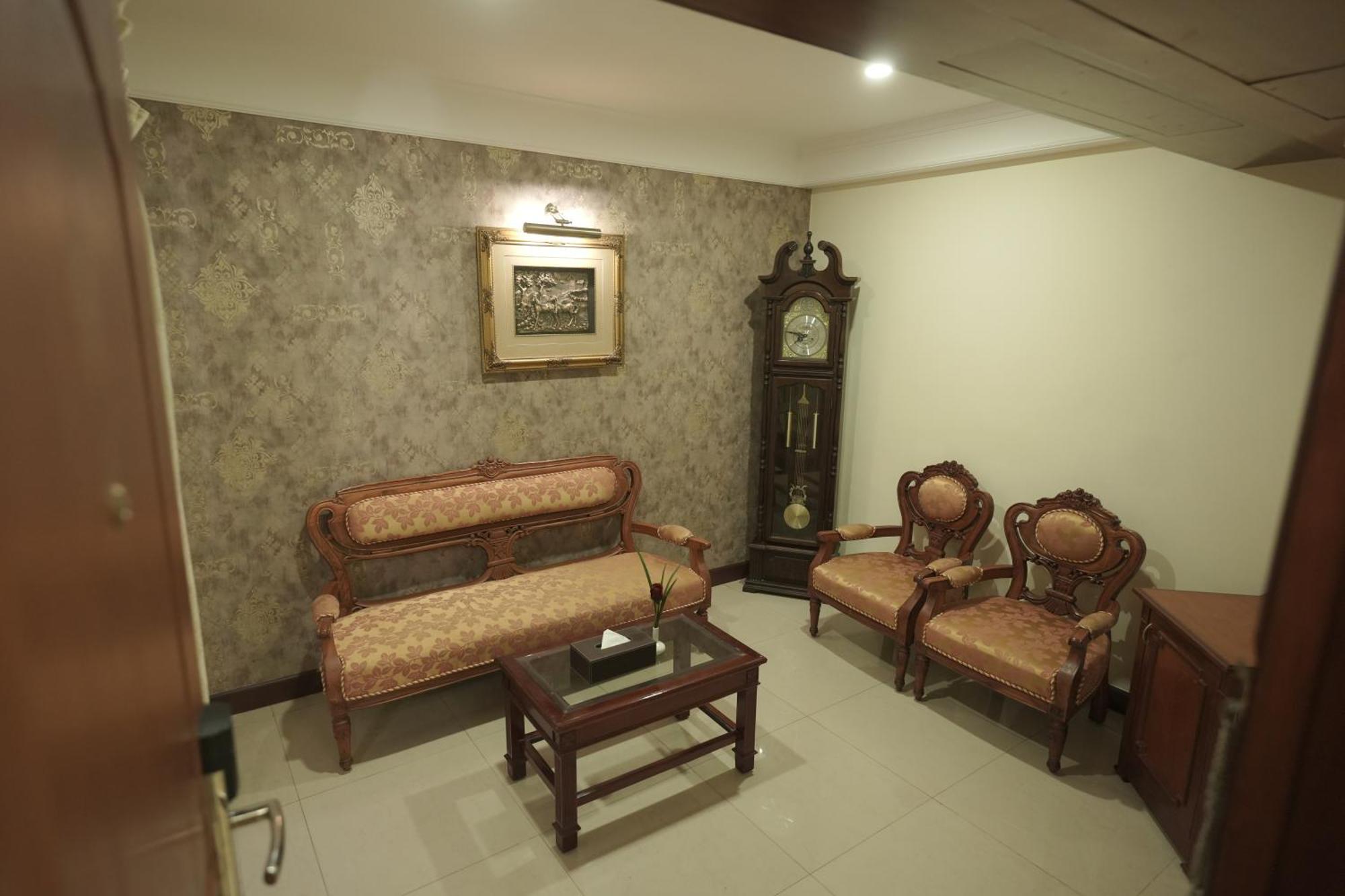 Maurya Rajadhani Thiruvananthapuram Екстериор снимка